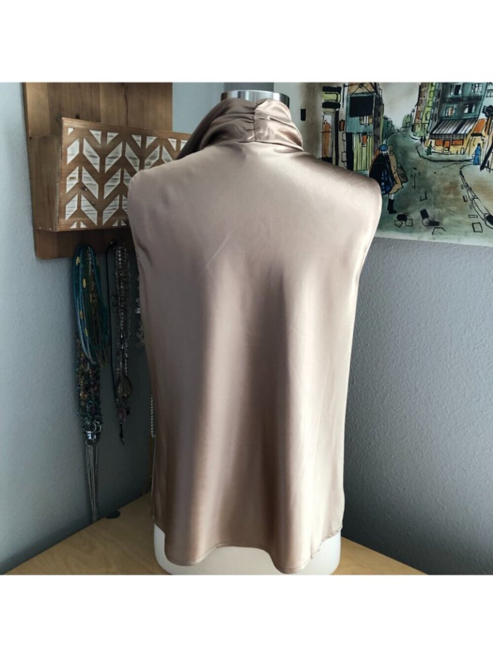 Nine West Silky Blouse Womens size M Nude Gold Sleeveless V Tie Neck Office NEW - Picture 4 of 5